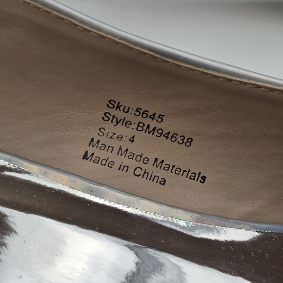 Badgley Mischka Girls Holographic Mary Jane Dress Heels, Siver, Big Grils 4 - Picture 4 of 16